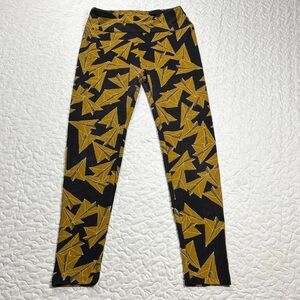LuLaRoe Leggings w/Black and Gold Geometric Pattern One Size